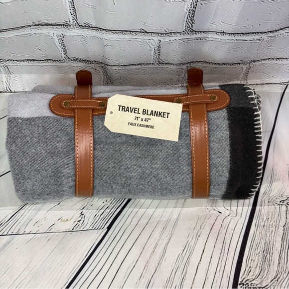 White Star Line The TRAVEL BLANKET 71” x 47” - Picture 2 of 5